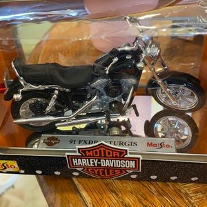 Maisto Harley-Davidson 91 FXDB STURGIS (glider series) diecast collectible